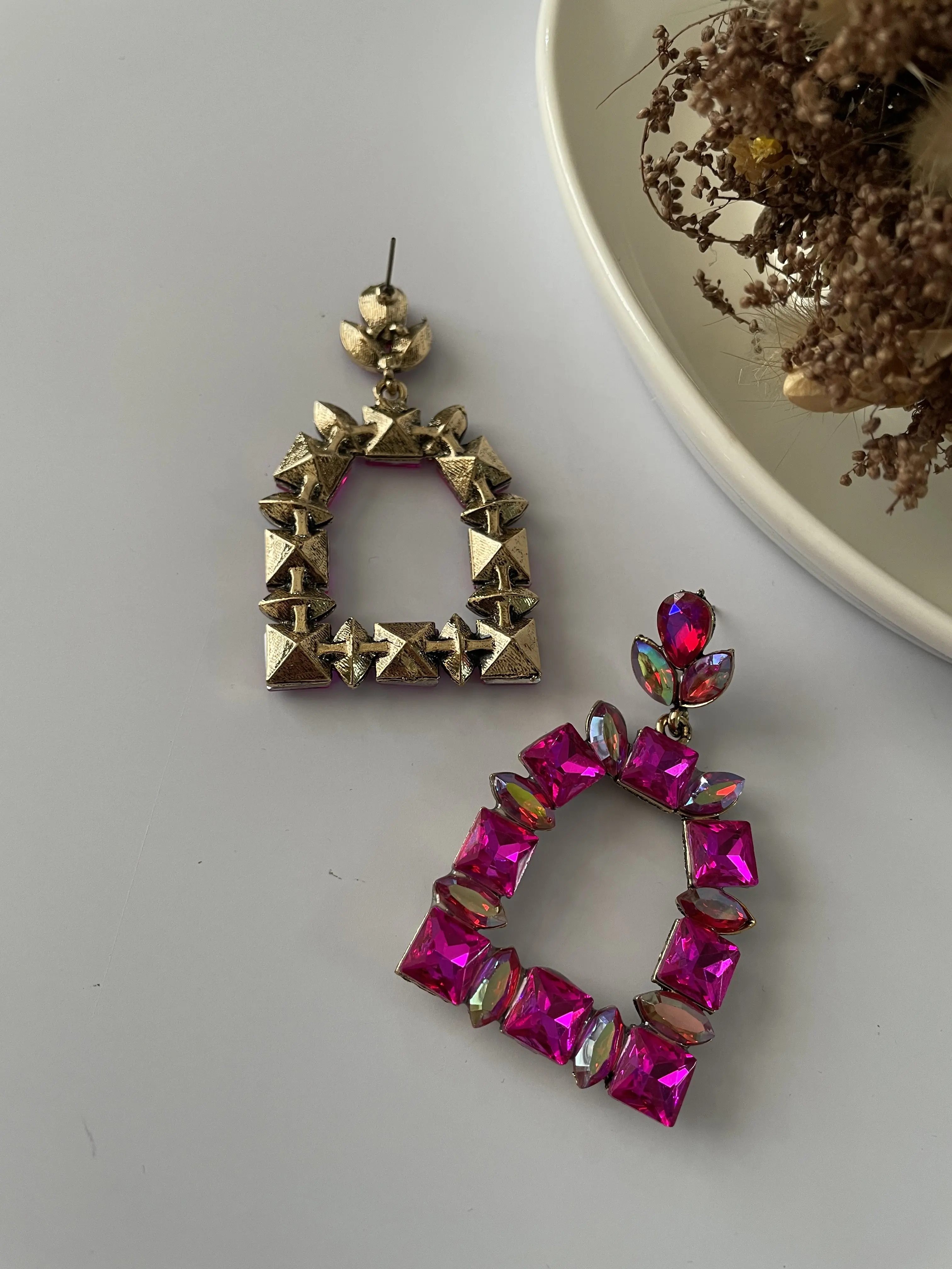 گوشواره سرخابی
